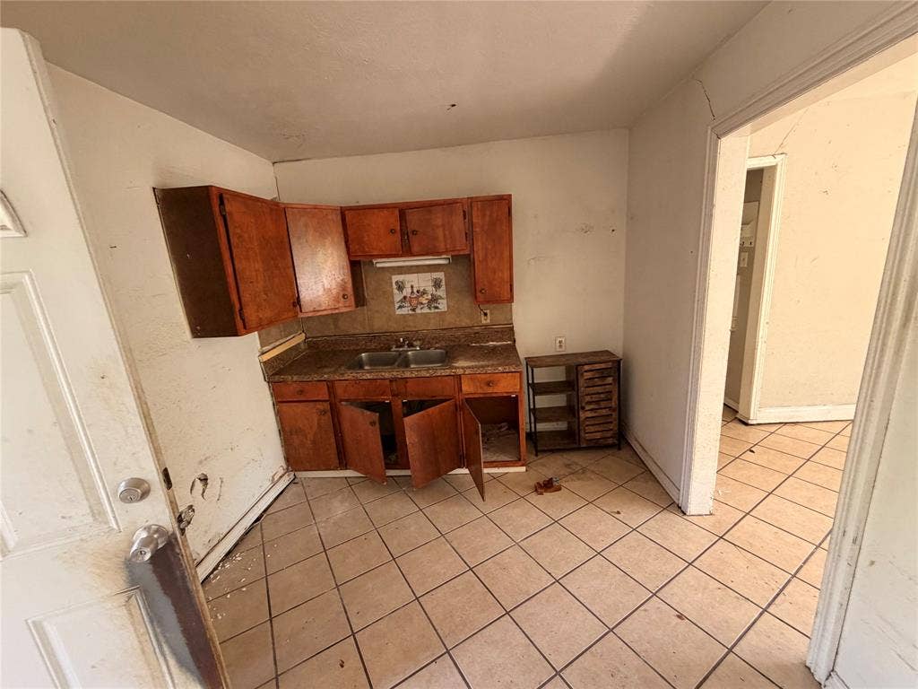 8109 Burroaks Drive, Dallas, TX 75217 8109 Burroaks Drive, Dallas, TX 75217