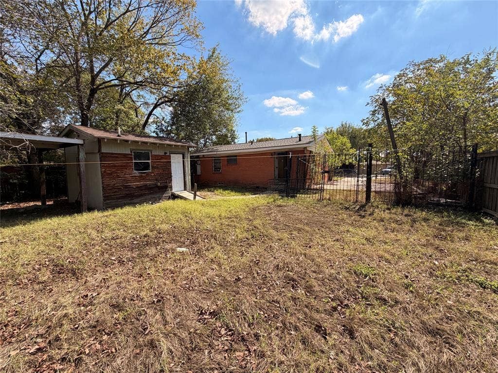 8109 Burroaks Drive, Dallas, TX 75217 8109 Burroaks Drive, Dallas, TX 75217
