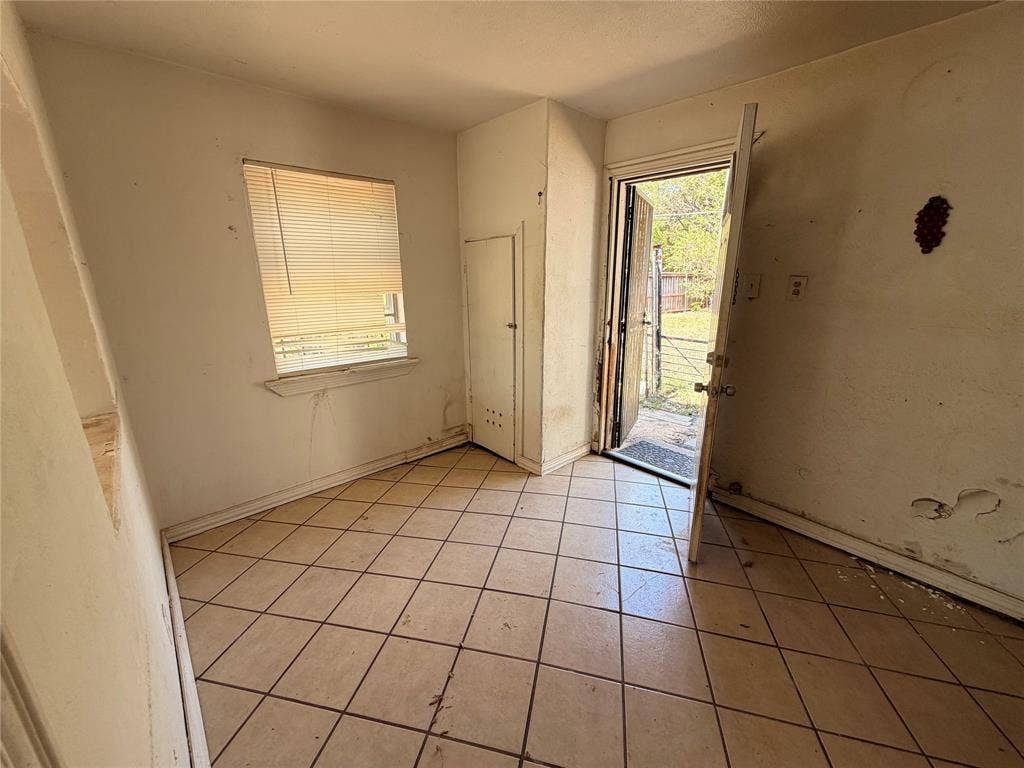 8109 Burroaks Drive, Dallas, TX 75217 8109 Burroaks Drive, Dallas, TX 75217
