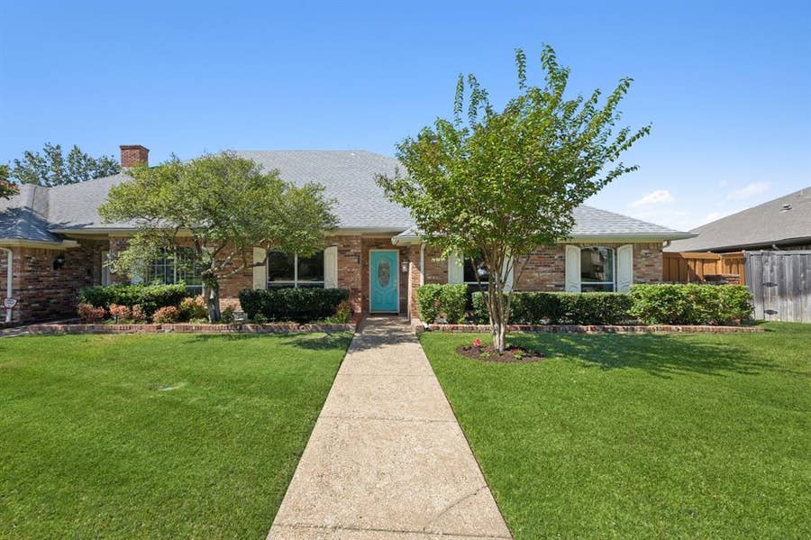 Property photo for 16353 Lauder Lane, Dallas, TX