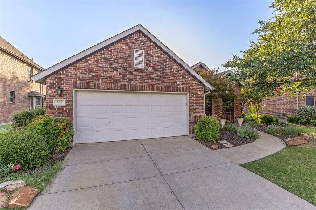 321 Deaton Drive, Fate, TX 75087 321 Deaton Drive, Fate, TX 75087