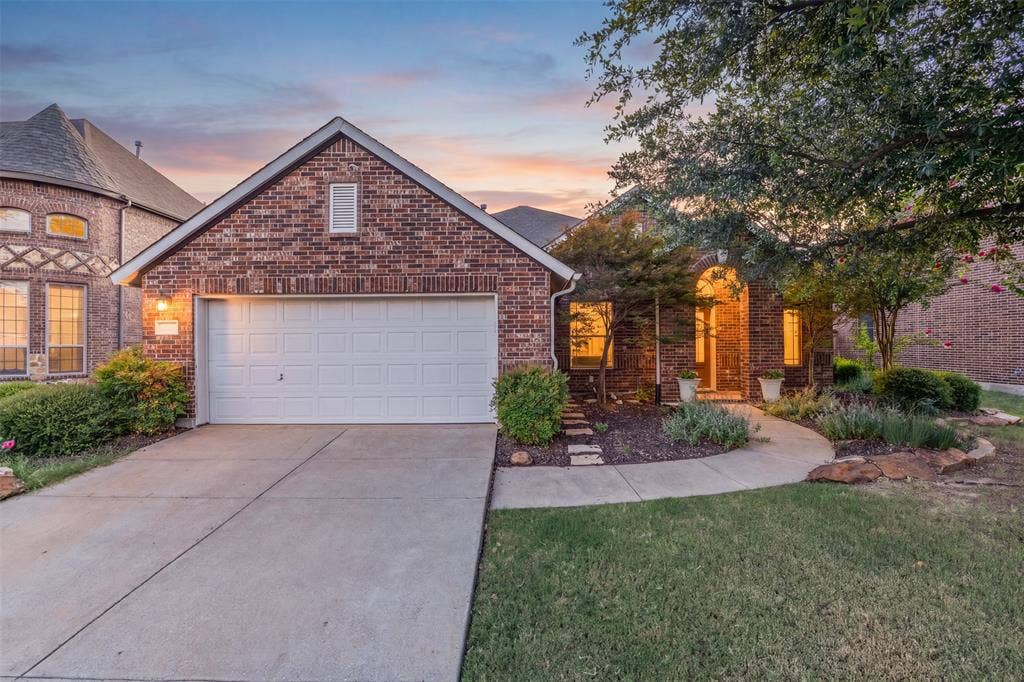 321 Deaton Drive, Fate, TX 75087 321 Deaton Drive, Fate, TX 75087