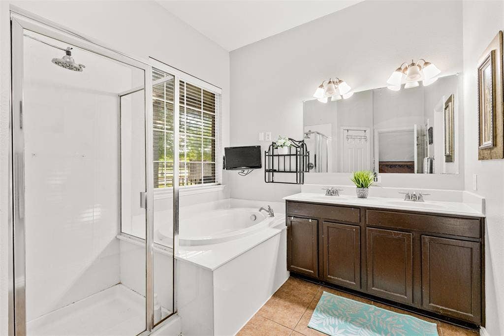 321 Deaton Drive, Fate, TX 75087 321 Deaton Drive, Fate, TX 75087