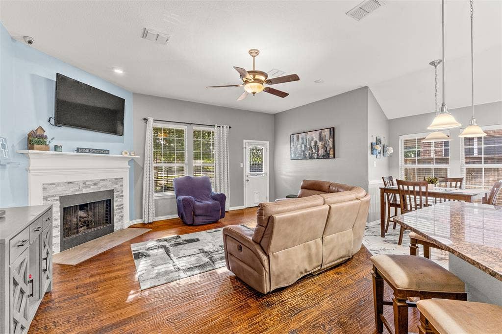 321 Deaton Drive, Fate, TX 75087 321 Deaton Drive, Fate, TX 75087
