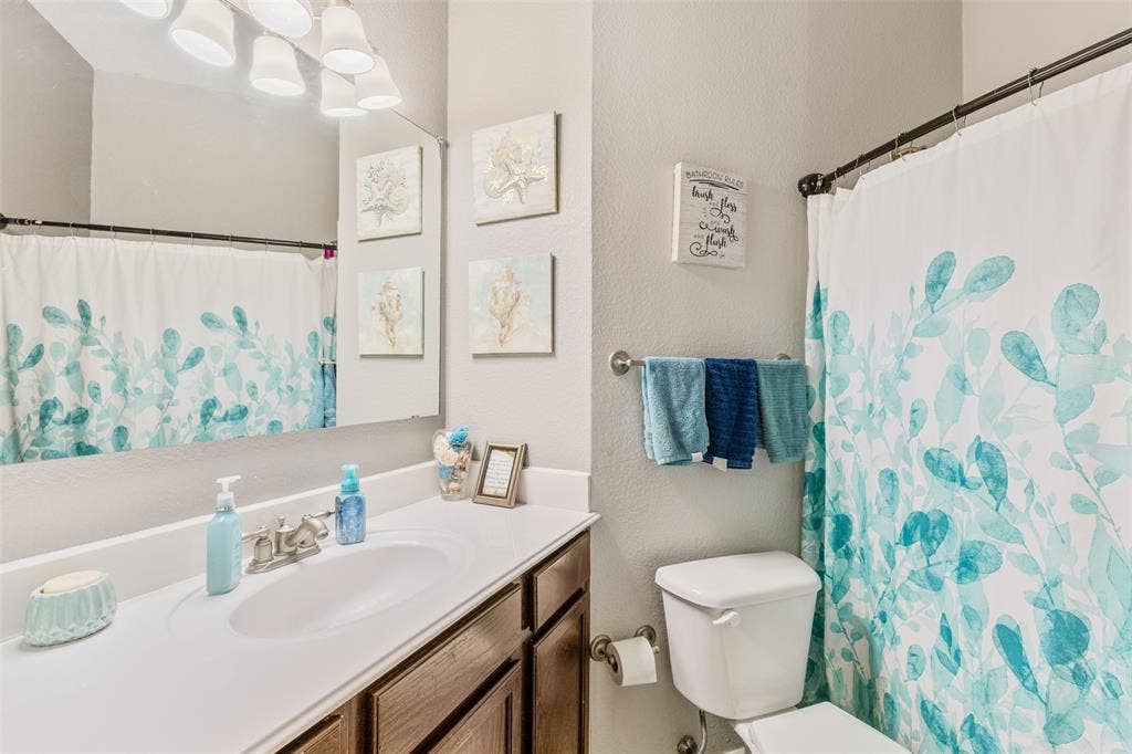 321 Deaton Drive, Fate, TX 75087 321 Deaton Drive, Fate, TX 75087