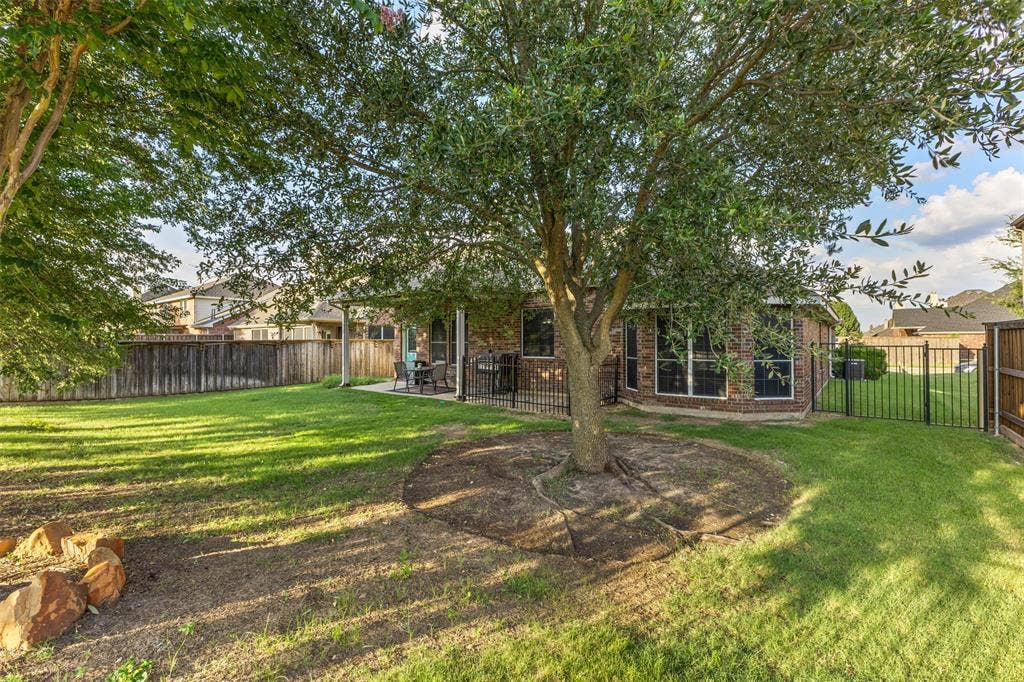 321 Deaton Drive, Fate, TX 75087 321 Deaton Drive, Fate, TX 75087