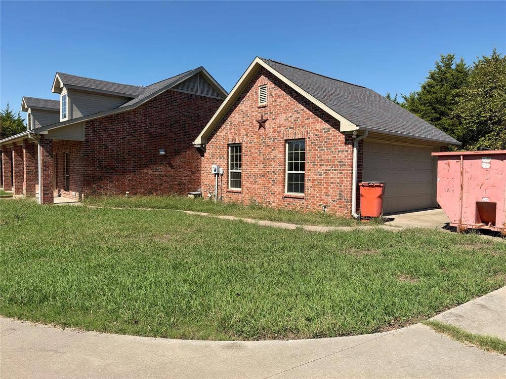 2054 County Road 1034, Greenville, TX 75401