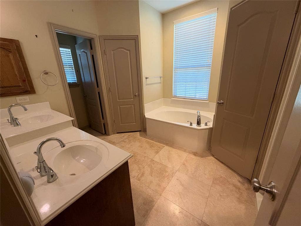 2054 County Road 1034, Greenville, TX 75401