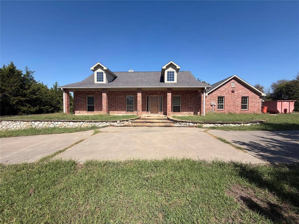 2054 County Road 1034, Greenville, TX 75401