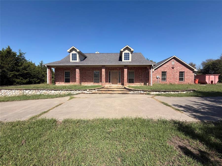 Property photo for 2054 County Road 1034, Greenville, TX