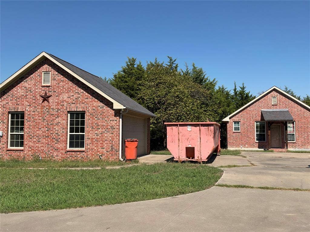 2054 County Road 1034, Greenville, TX 75401