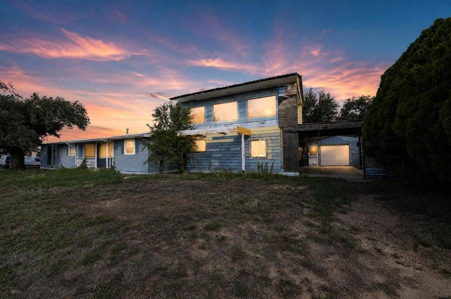 Property photo for 101 E Davis Street, No City, TX