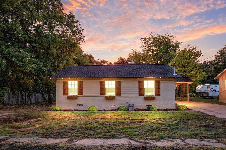 Property photo for 118 Red Bud Road, Gun Barrel City, TX