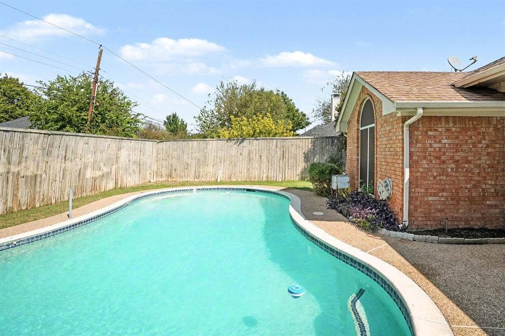 307 Modene Avenue, Waxahachie, TX 75165