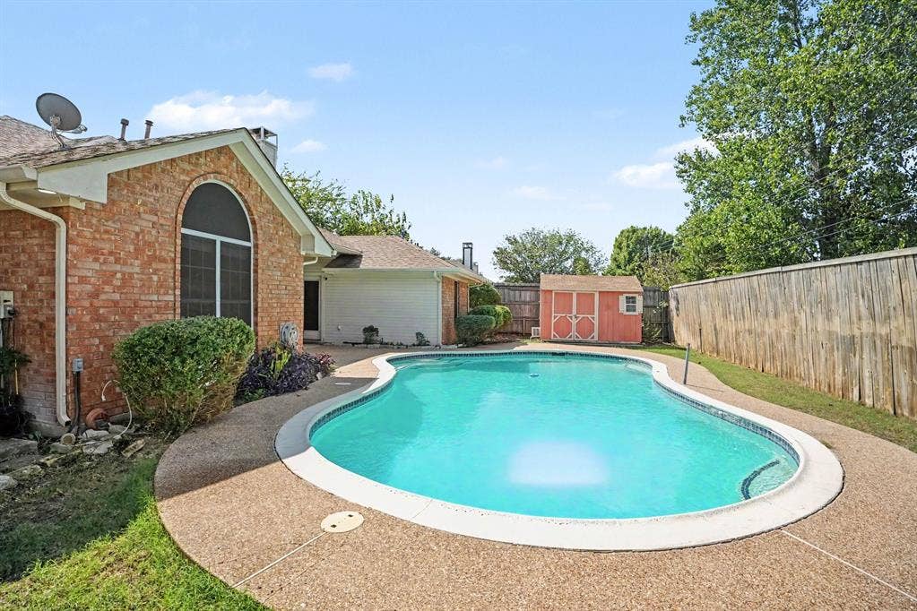 307 Modene Avenue, Waxahachie, TX 75165