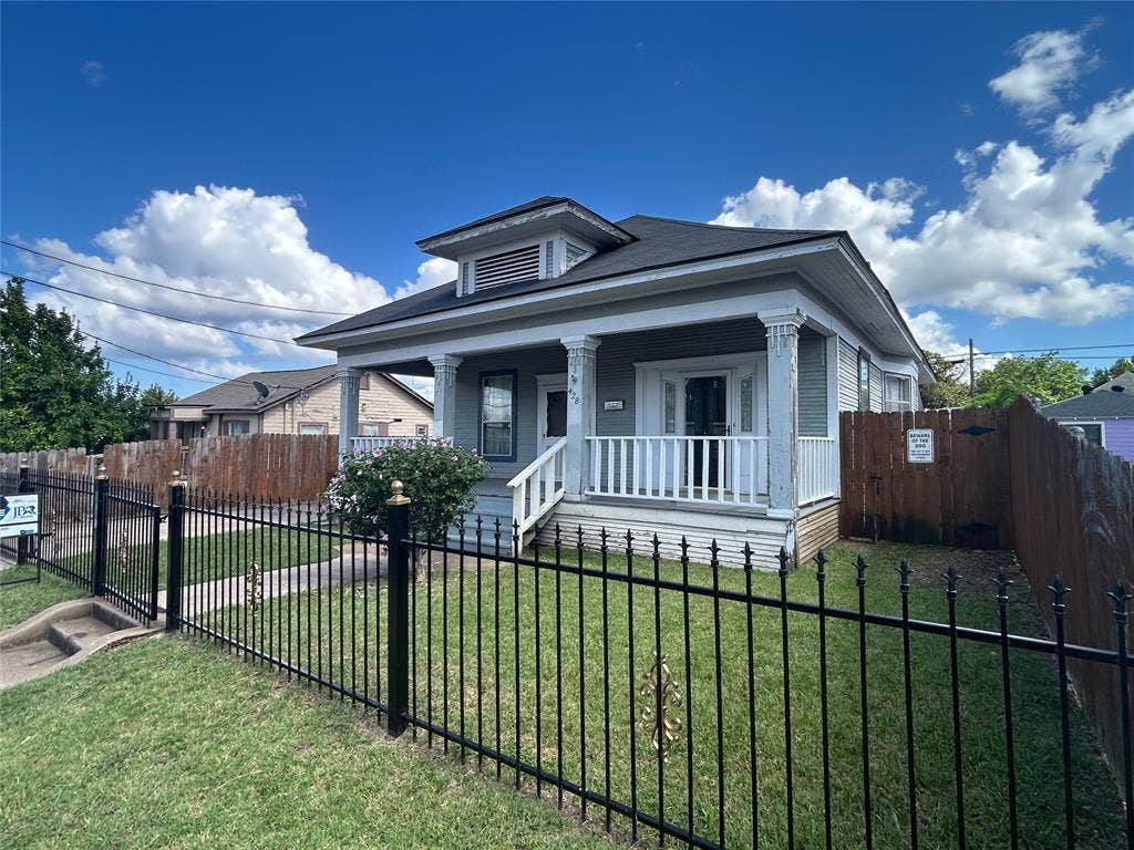 428 W 7th Street, Dallas, TX 75208