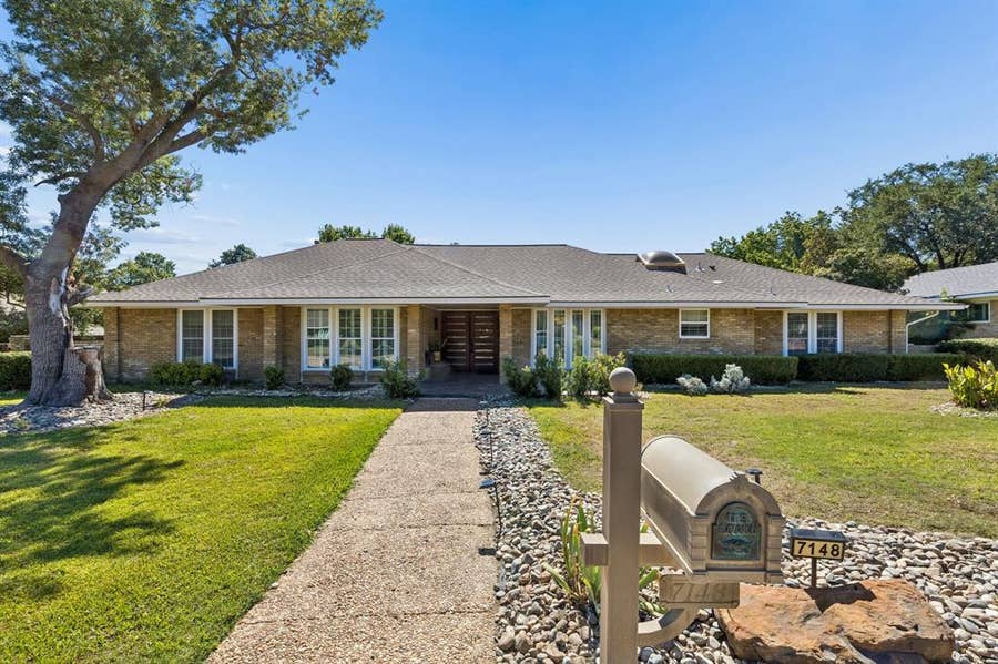 Property photo for 7148 Roundrock Road, Dallas, TX