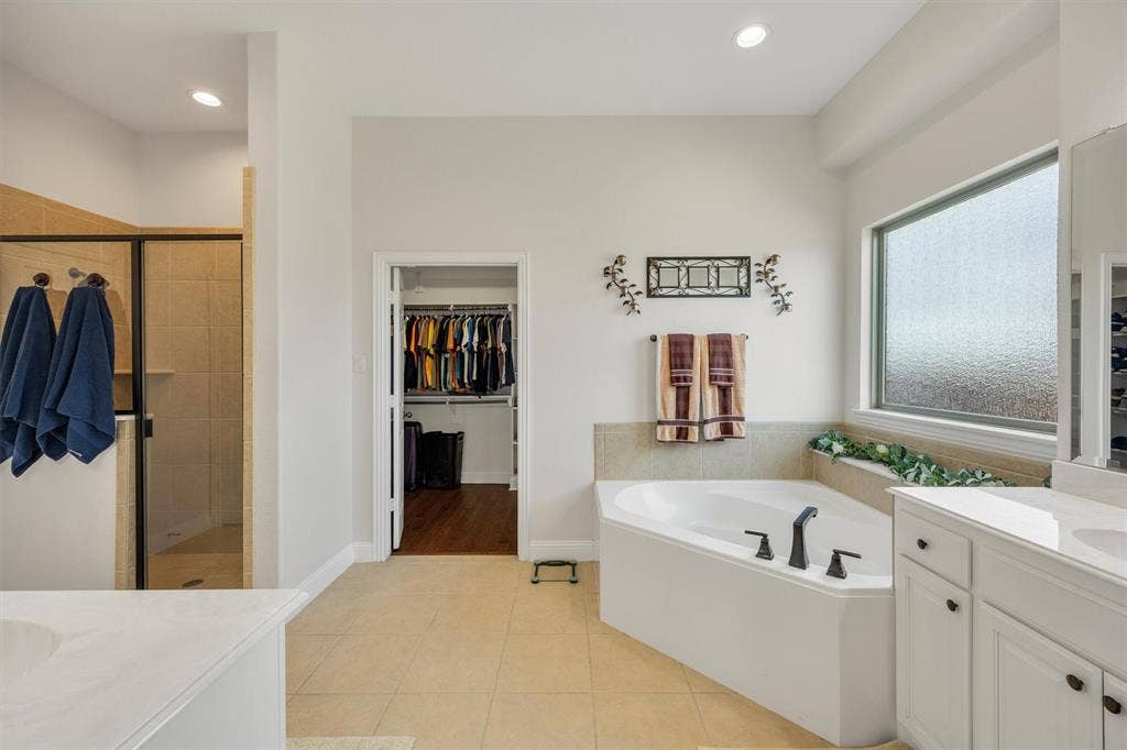 640 Cross Creek Drive, Waxahachie, TX 75167 640 Cross Creek Drive, Waxahachie, TX 75167