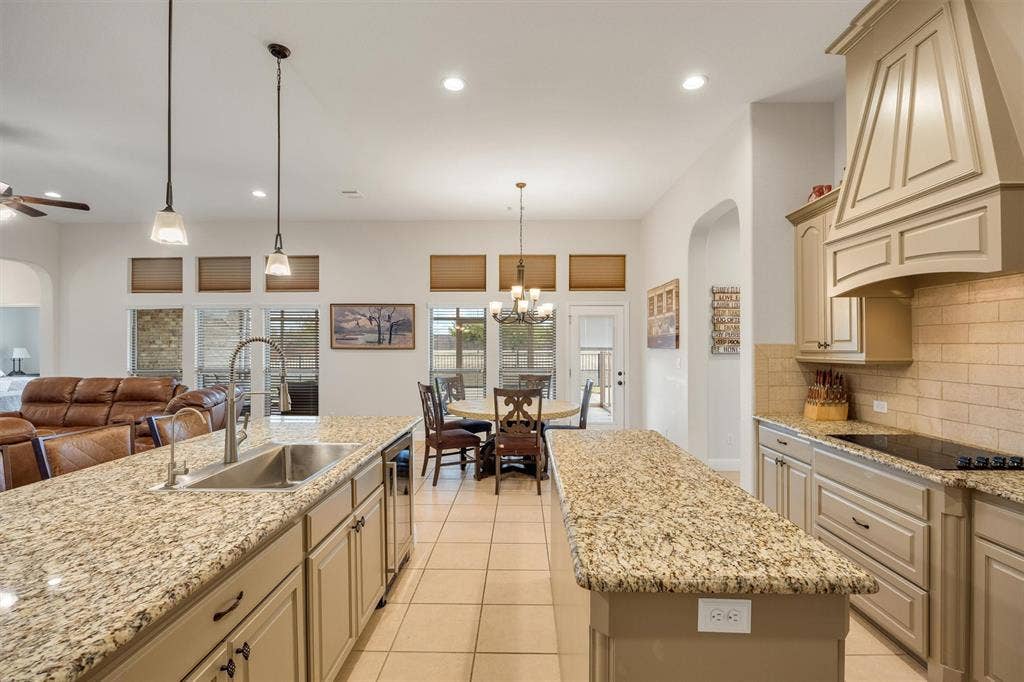 640 Cross Creek Drive, Waxahachie, TX 75167 640 Cross Creek Drive, Waxahachie, TX 75167