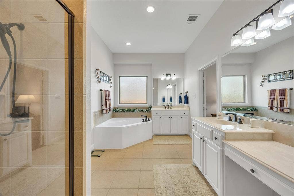 640 Cross Creek Drive, Waxahachie, TX 75167 640 Cross Creek Drive, Waxahachie, TX 75167