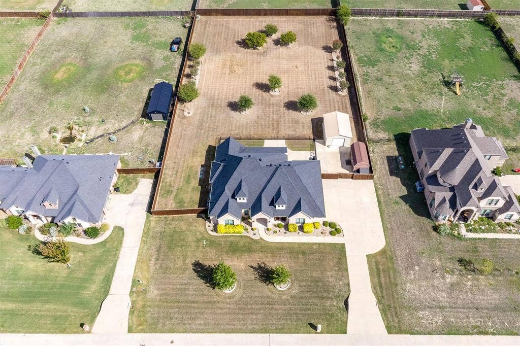 640 Cross Creek Drive, Waxahachie, TX 75167 640 Cross Creek Drive, Waxahachie, TX 75167