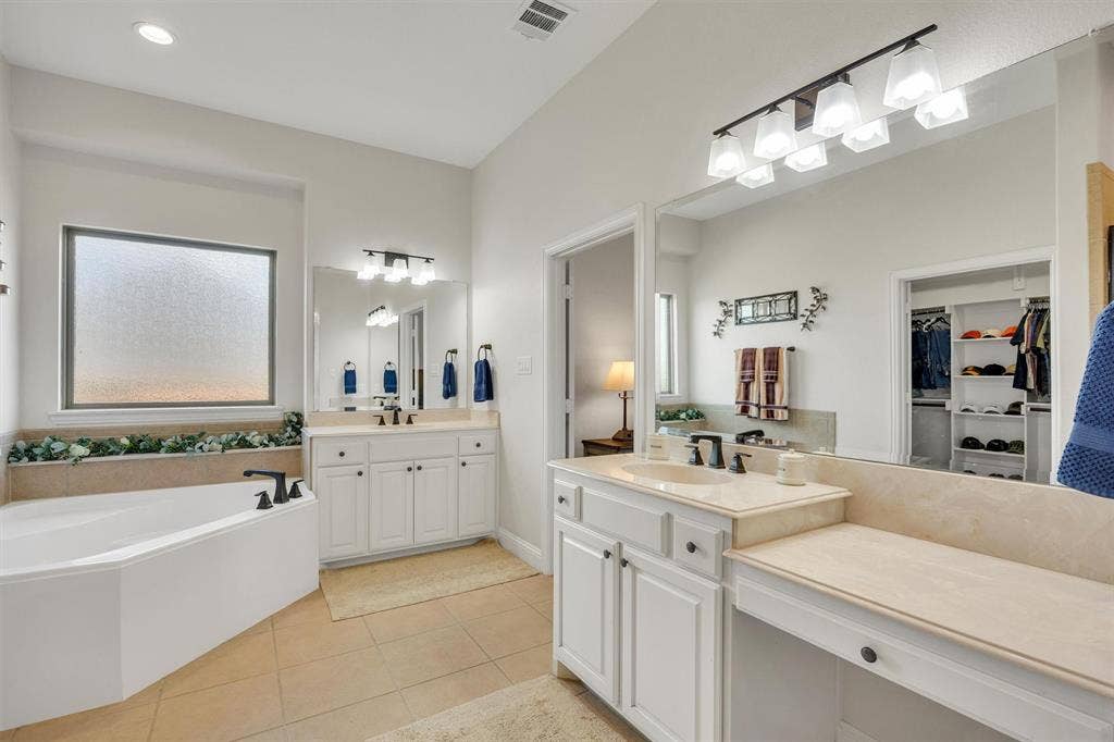 640 Cross Creek Drive, Waxahachie, TX 75167 640 Cross Creek Drive, Waxahachie, TX 75167
