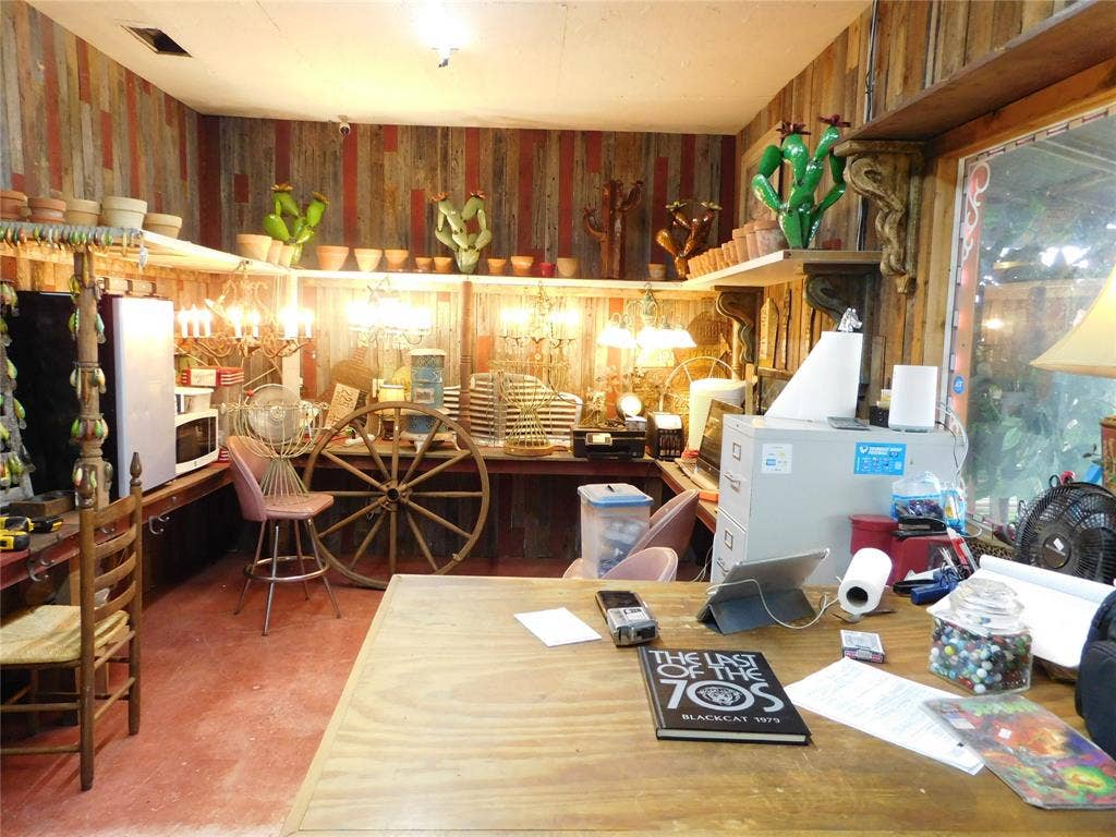 up front office, check out register area