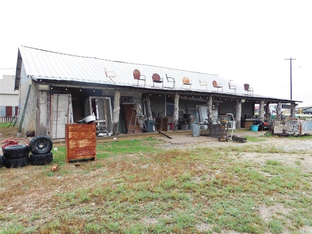 1339 E Milam Street, Mexia, TX 76667