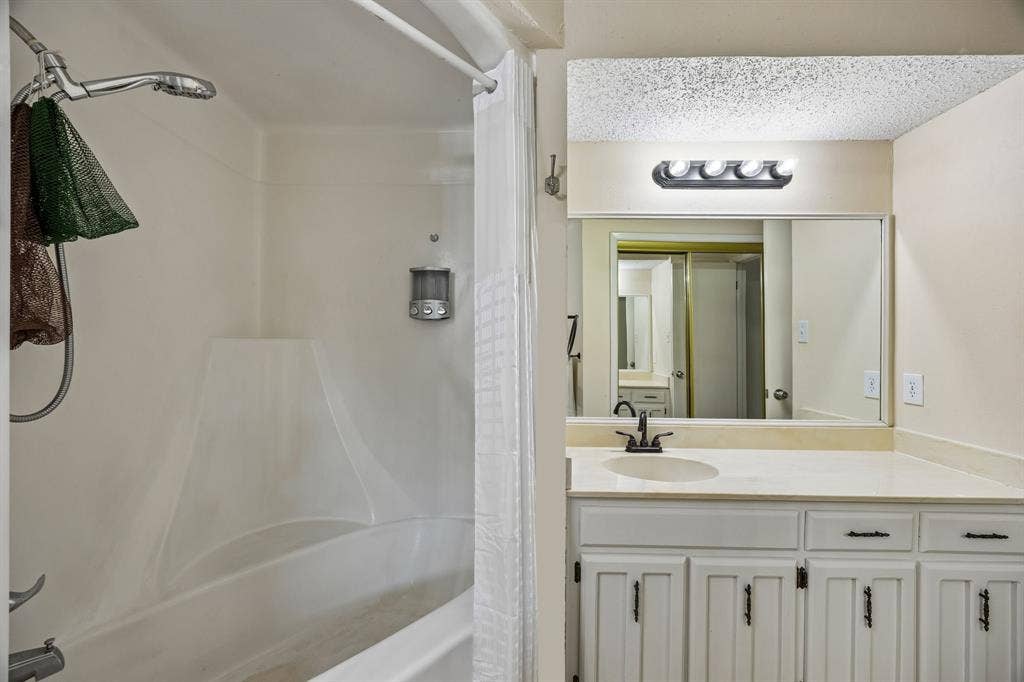 1501 Schumac Lane, Bedford, TX 76022 1501 Schumac Lane, Bedford, TX 76022