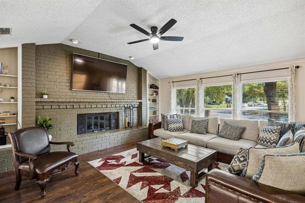 1501 Schumac Lane, Bedford, TX 76022 1501 Schumac Lane, Bedford, TX 76022