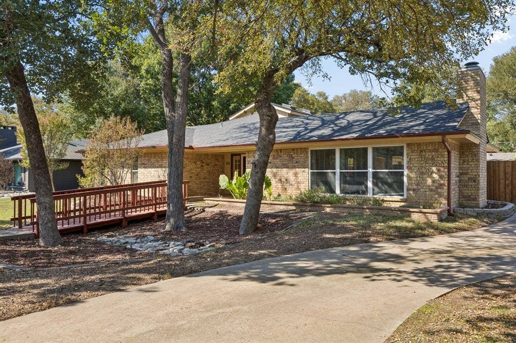1501 Schumac Lane, Bedford, TX 76022 1501 Schumac Lane, Bedford, TX 76022