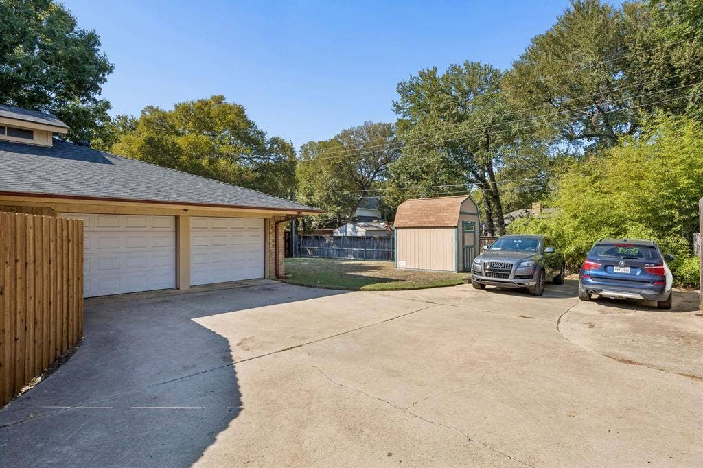 1501 Schumac Lane, Bedford, TX 76022 1501 Schumac Lane, Bedford, TX 76022