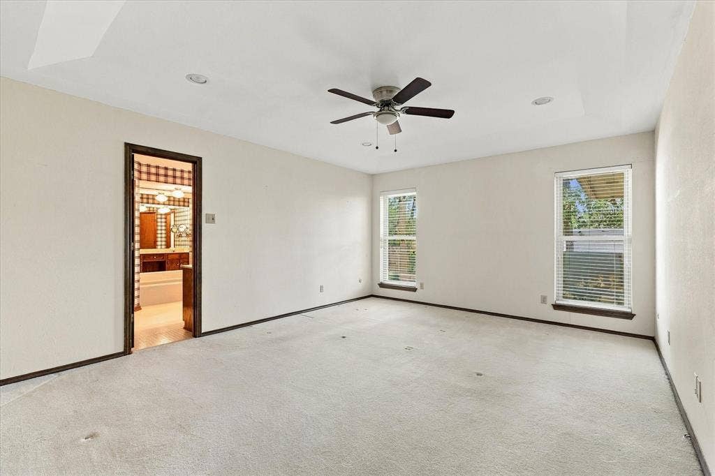 212 Heneretta Drive, Hurst, TX 76054