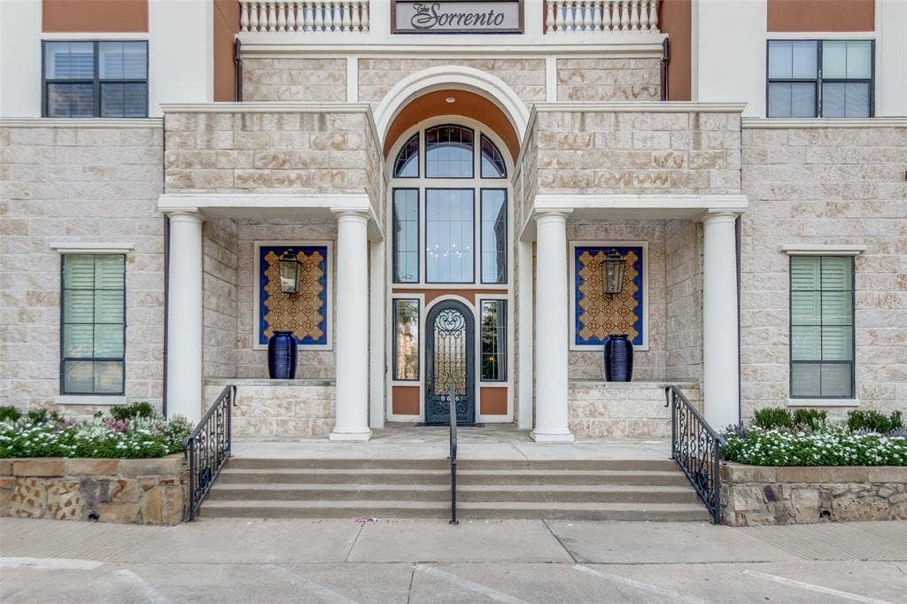 8616 Turtle Creek Boulevard, #214, Dallas, TX 75225
