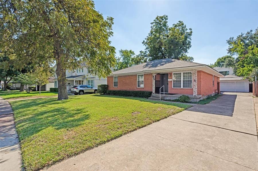 Property photo for 9307 Leaside Drive, Dallas, TX