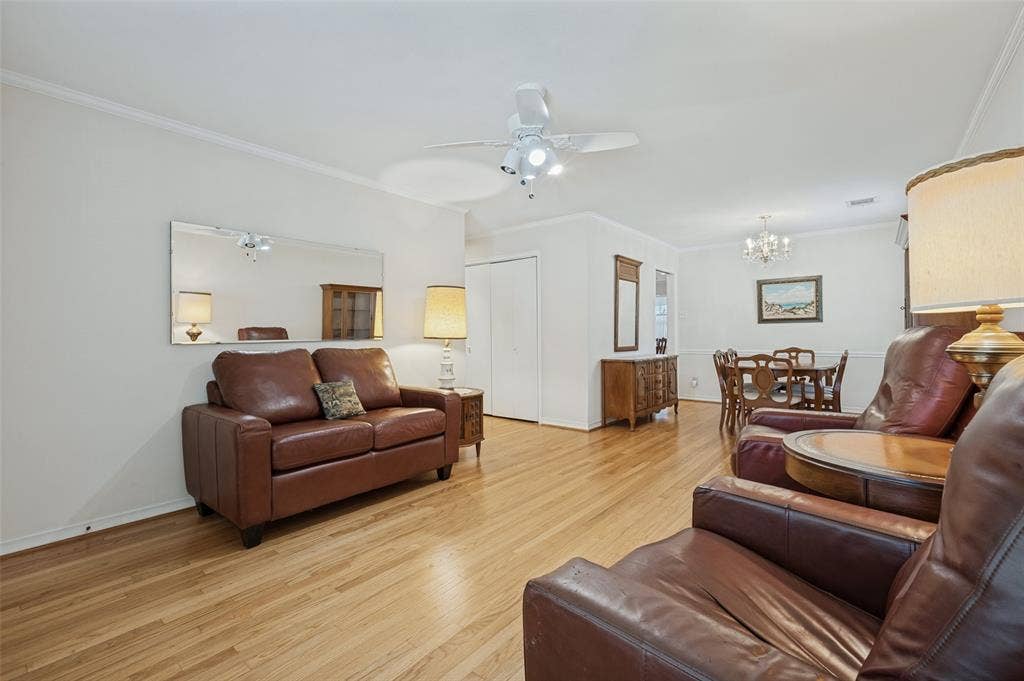 9307 Leaside Drive, Dallas, TX 75238 9307 Leaside Drive, Dallas, TX 75238