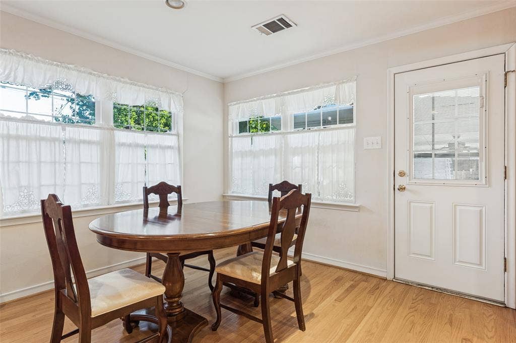 9307 Leaside Drive, Dallas, TX 75238 9307 Leaside Drive, Dallas, TX 75238