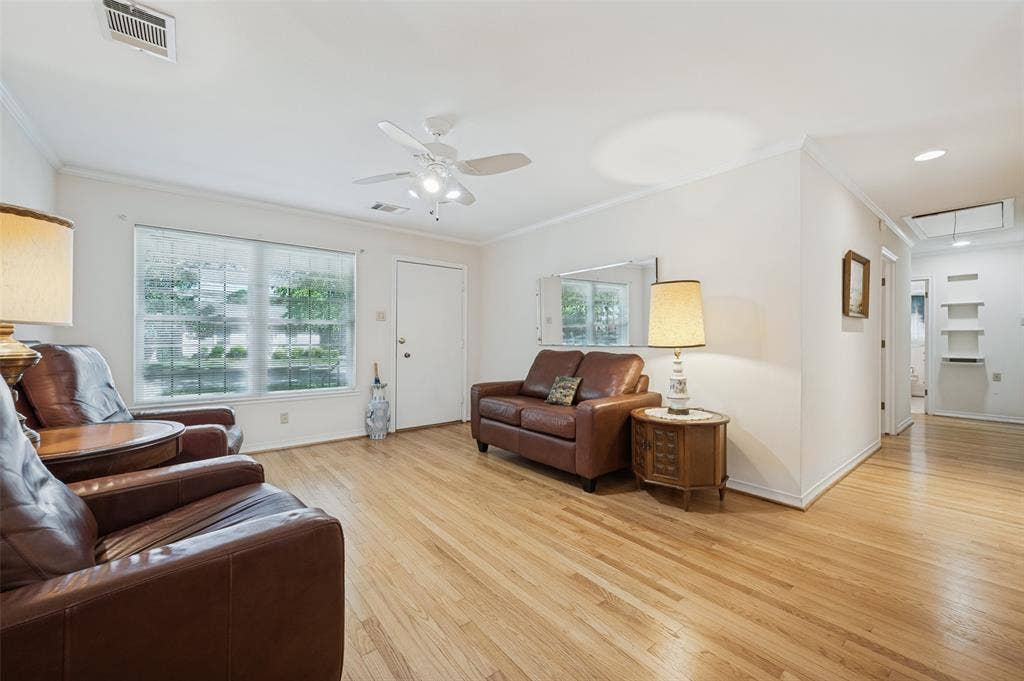 9307 Leaside Drive, Dallas, TX 75238 9307 Leaside Drive, Dallas, TX 75238
