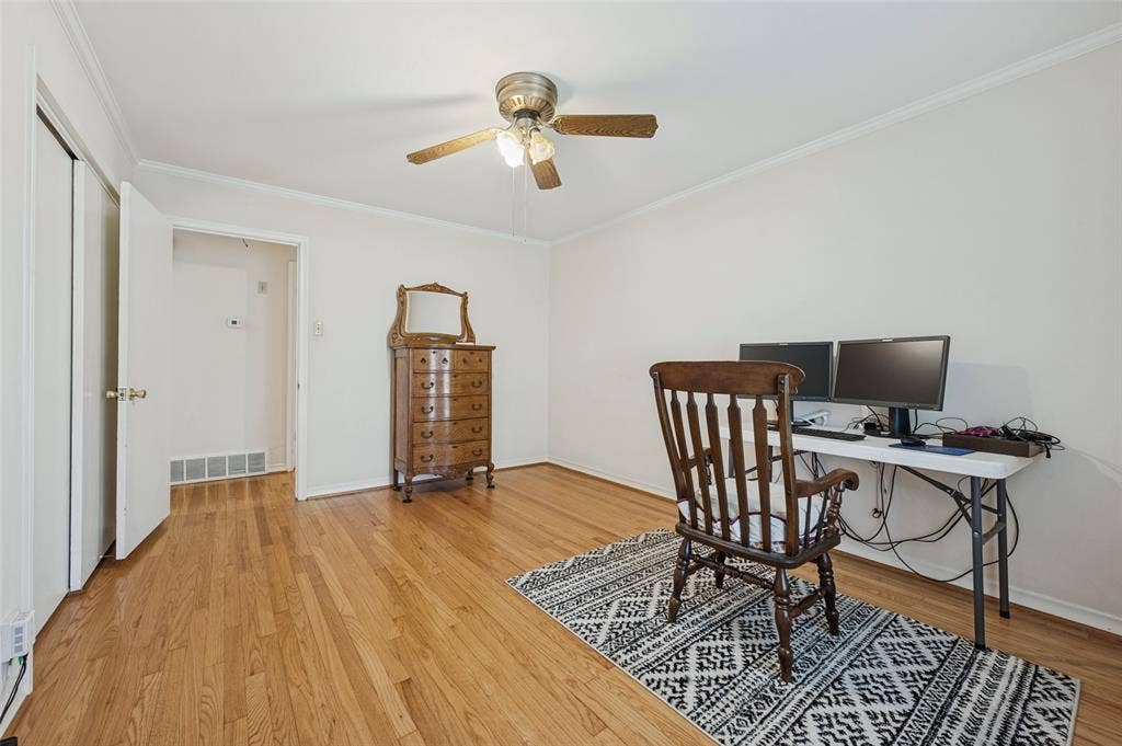 9307 Leaside Drive, Dallas, TX 75238 9307 Leaside Drive, Dallas, TX 75238