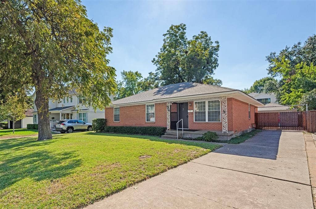 9307 Leaside Drive, Dallas, TX 75238 9307 Leaside Drive, Dallas, TX 75238