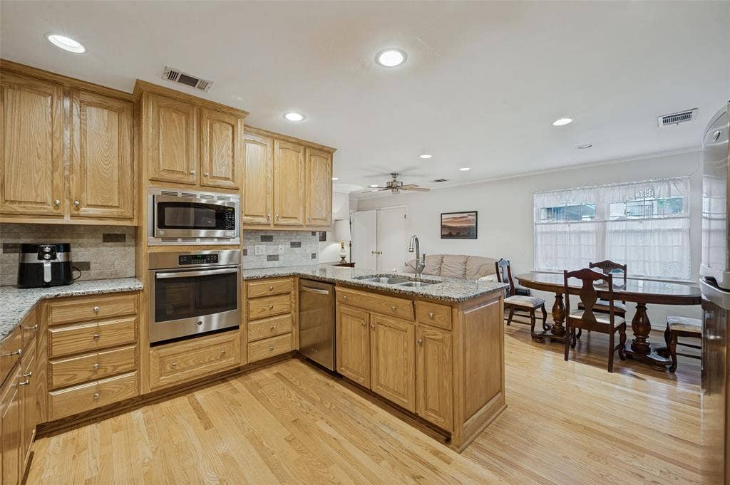 9307 Leaside Drive, Dallas, TX 75238 9307 Leaside Drive, Dallas, TX 75238