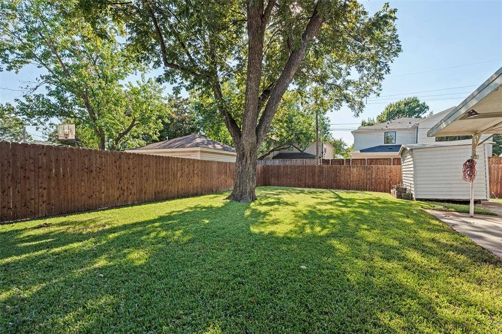 9307 Leaside Drive, Dallas, TX 75238 9307 Leaside Drive, Dallas, TX 75238