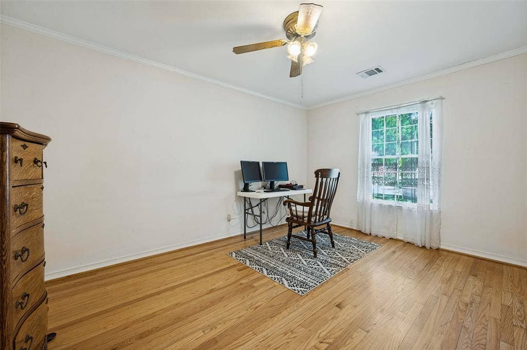 9307 Leaside Drive, Dallas, TX 75238 9307 Leaside Drive, Dallas, TX 75238