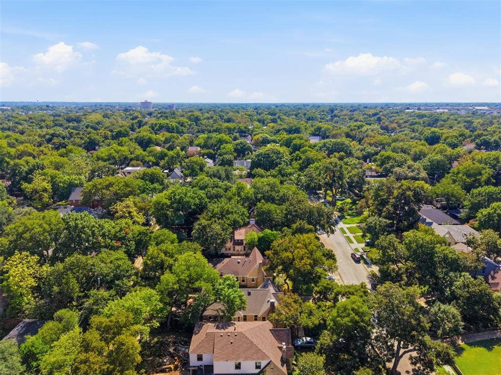 1138 N Edgefield Avenue, Dallas, TX 75208