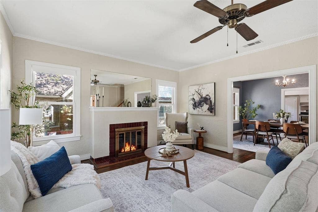 1138 N Edgefield Avenue, Dallas, TX 75208
