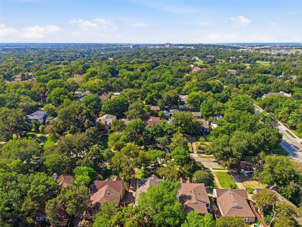 1138 N Edgefield Avenue, Dallas, TX 75208