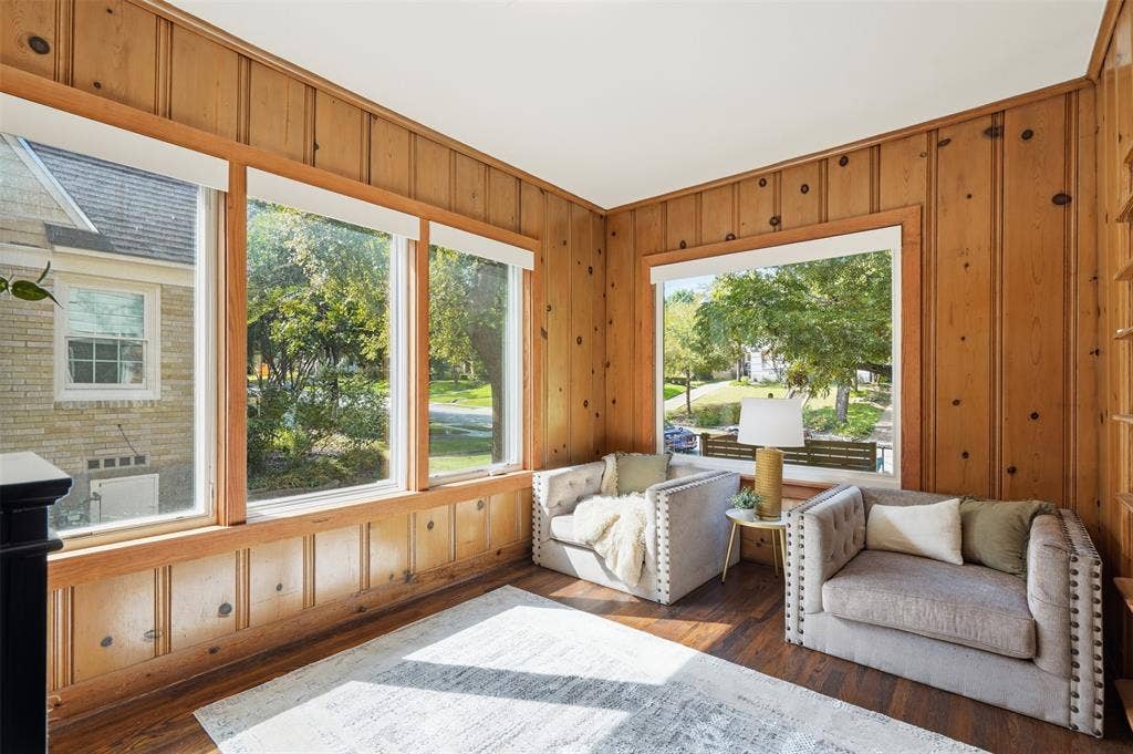 1138 N Edgefield Avenue, Dallas, TX 75208