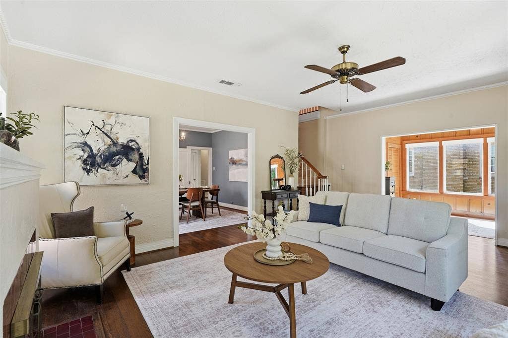 1138 N Edgefield Avenue, Dallas, TX 75208