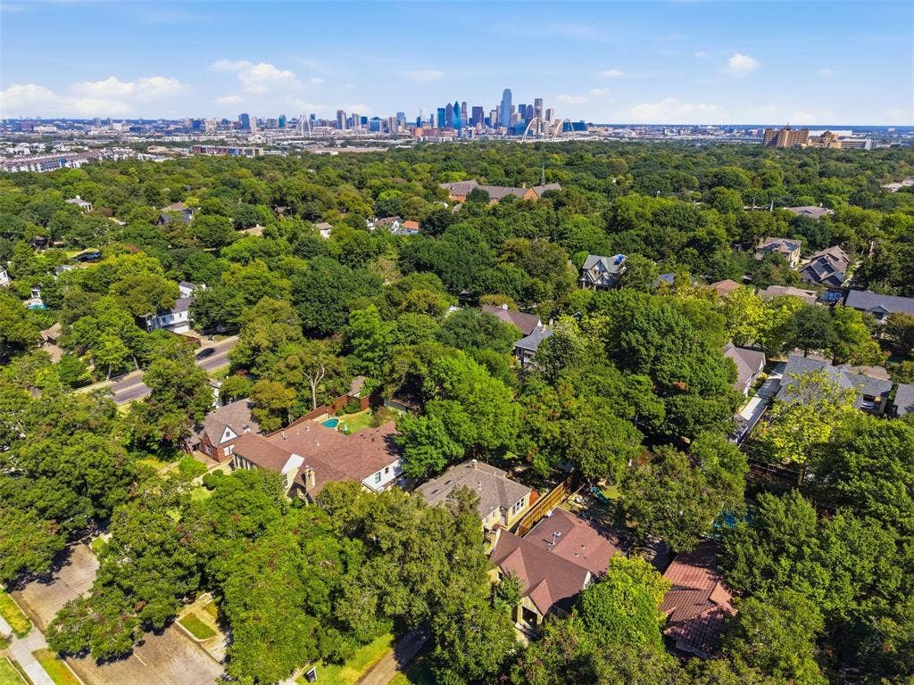 Minutes from downtown Dallas
