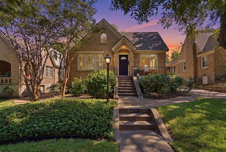 Property photo for 1138 N Edgefield Avenue, Dallas, TX